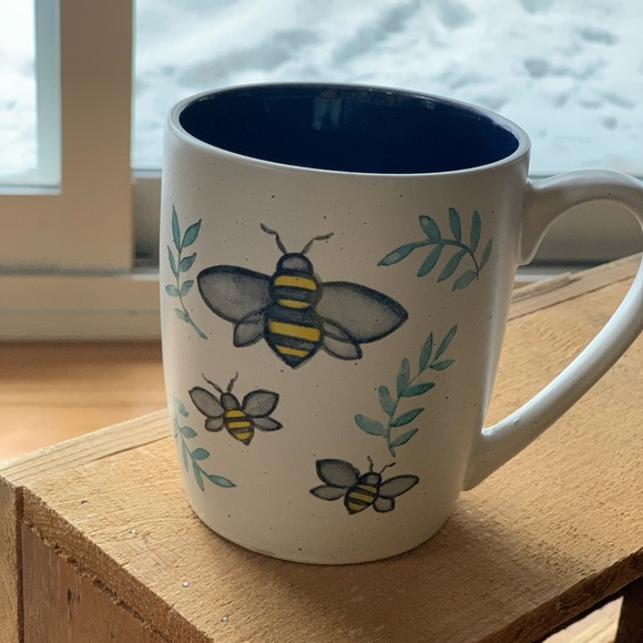 HEARTLAND HIVE| Busy Bee Mug 🐝 - Picture 8 of 9